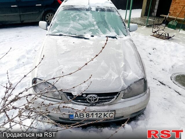 Сірий Тойота Авенсіс, об'ємом двигуна 2 л та пробігом 300 тис. км за 1700 $, фото 1 на Automoto.ua