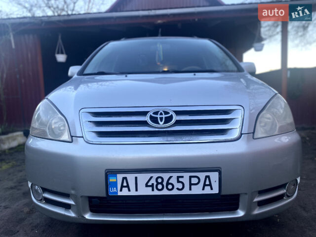 Серый Тойота Авенсис, объемом двигателя 2.01 л и пробегом 460 тыс. км за 5000 $, фото 1 на Automoto.ua