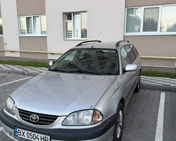 Серый Тойота Авенсис, объемом двигателя 1.8 л и пробегом 233 тыс. км за 4800 $, фото 1 на Automoto.ua