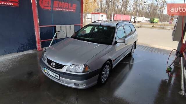Серый Тойота Авенсис, объемом двигателя 1.79 л и пробегом 360 тыс. км за 3900 $, фото 1 на Automoto.ua