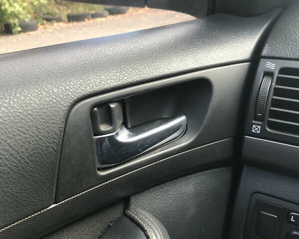 Серый Тойота Авенсис, объемом двигателя 1.8 л и пробегом 320 тыс. км за 5000 $, фото 1 на Automoto.ua