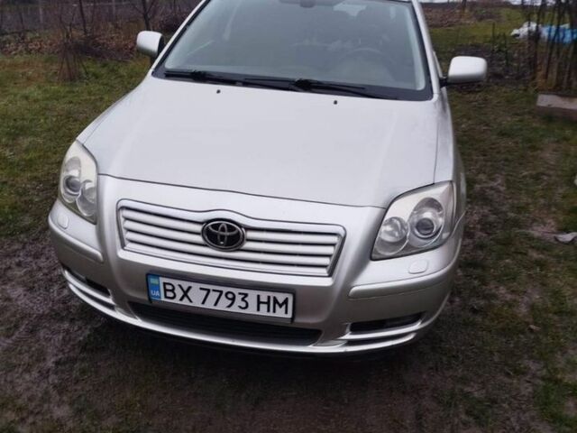 Серый Тойота Авенсис, объемом двигателя 1.8 л и пробегом 260 тыс. км за 4300 $, фото 1 на Automoto.ua