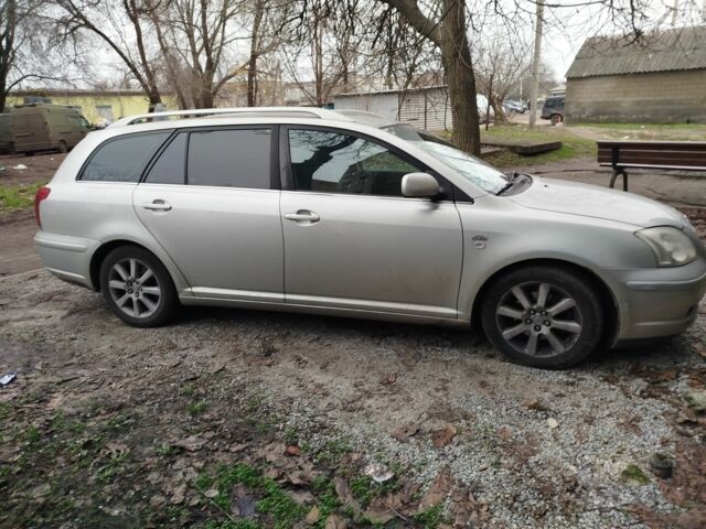 Серый Тойота Авенсис, объемом двигателя 0 л и пробегом 300 тыс. км за 3000 $, фото 1 на Automoto.ua