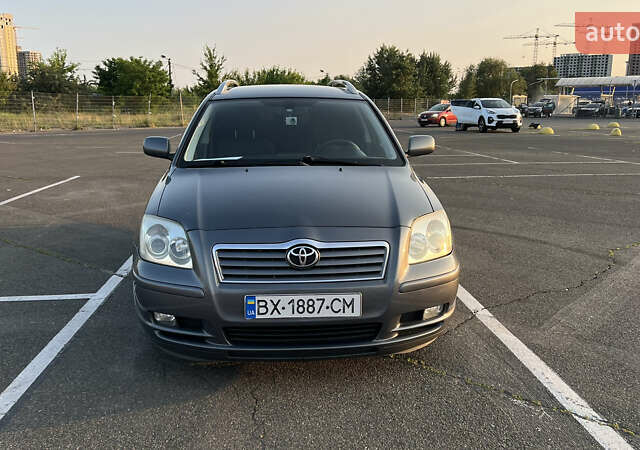 Серый Тойота Авенсис, объемом двигателя 1.79 л и пробегом 294 тыс. км за 4800 $, фото 1 на Automoto.ua