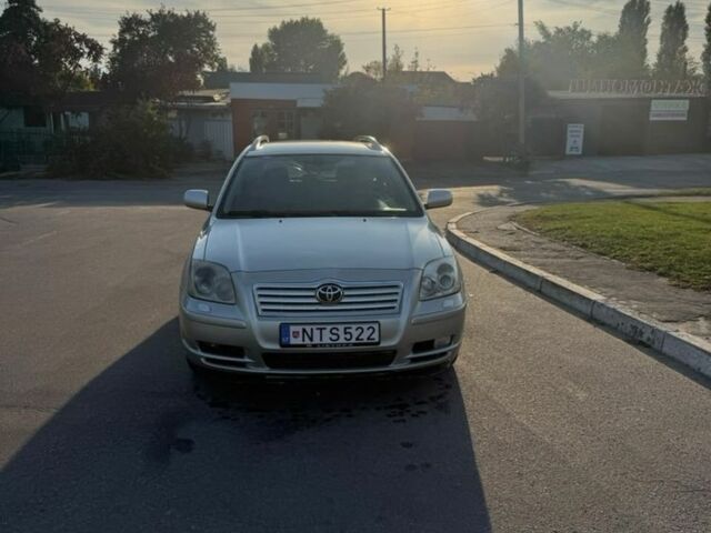 Сірий Тойота Авенсіс, об'ємом двигуна 2 л та пробігом 300 тис. км за 2792 $, фото 1 на Automoto.ua