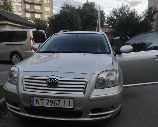 Серый Тойота Авенсис, объемом двигателя 2 л и пробегом 311 тыс. км за 5500 $, фото 1 на Automoto.ua