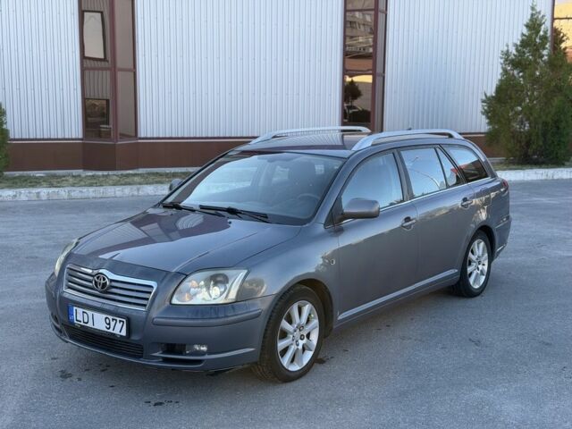 Серый Тойота Авенсис, объемом двигателя 0 л и пробегом 300 тыс. км за 2000 $, фото 1 на Automoto.ua