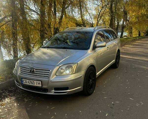 Серый Тойота Авенсис, объемом двигателя 2 л и пробегом 350 тыс. км за 4500 $, фото 1 на Automoto.ua