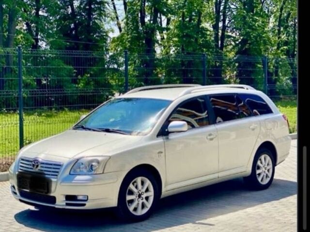 Серый Тойота Авенсис, объемом двигателя 2 л и пробегом 247 тыс. км за 5800 $, фото 1 на Automoto.ua