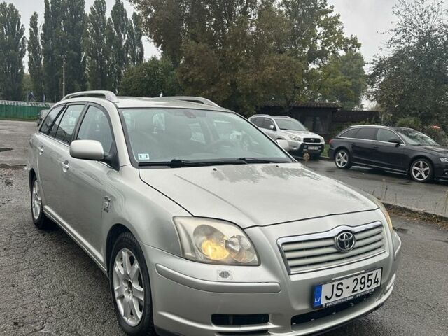 Серый Тойота Авенсис, объемом двигателя 2 л и пробегом 300 тыс. км за 2900 $, фото 1 на Automoto.ua