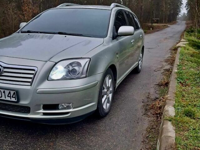 Серый Тойота Авенсис, объемом двигателя 2 л и пробегом 381 тыс. км за 3200 $, фото 1 на Automoto.ua