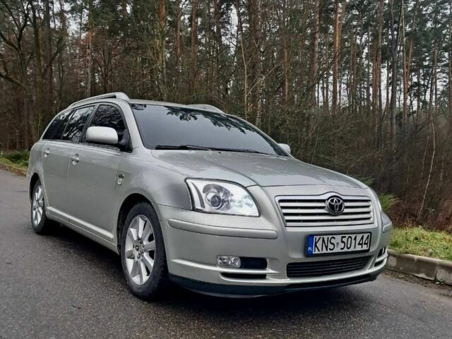 Серый Тойота Авенсис, объемом двигателя 2 л и пробегом 381 тыс. км за 2700 $, фото 1 на Automoto.ua