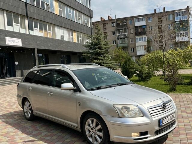 Серый Тойота Авенсис, объемом двигателя 2 л и пробегом 200 тыс. км за 2600 $, фото 1 на Automoto.ua