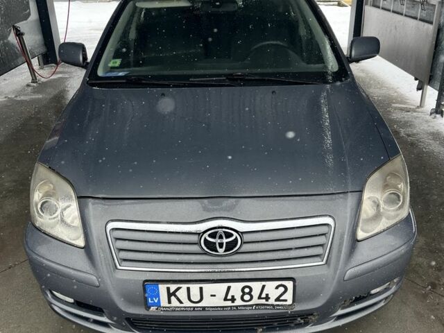 Серый Тойота Авенсис, объемом двигателя 2.2 л и пробегом 380 тыс. км за 2100 $, фото 1 на Automoto.ua