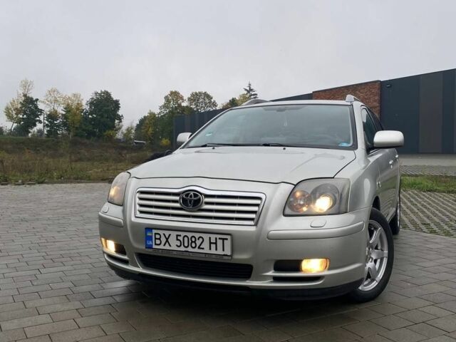 Серый Тойота Авенсис, объемом двигателя 2.4 л и пробегом 235 тыс. км за 6300 $, фото 1 на Automoto.ua