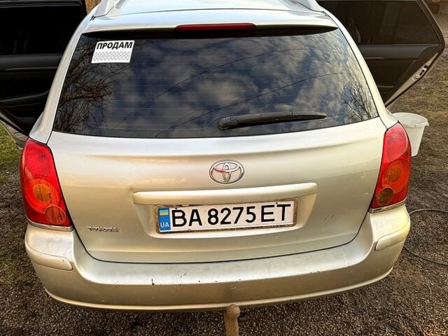 Серый Тойота Авенсис, объемом двигателя 1.8 л и пробегом 289 тыс. км за 5000 $, фото 1 на Automoto.ua