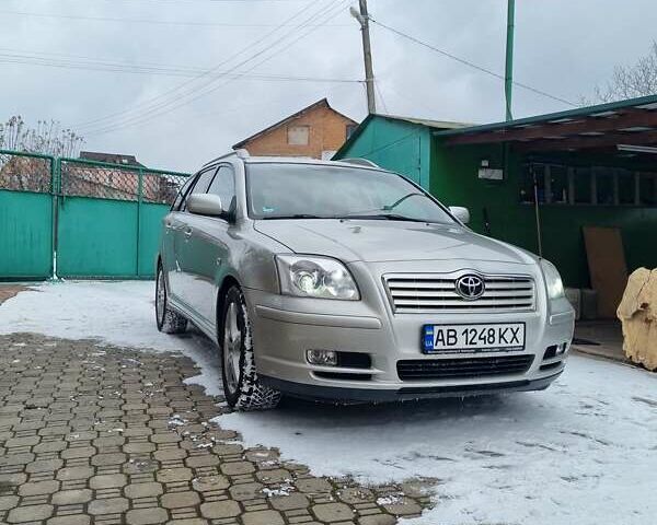 Серый Тойота Авенсис, объемом двигателя 1.8 л и пробегом 190 тыс. км за 6900 $, фото 1 на Automoto.ua