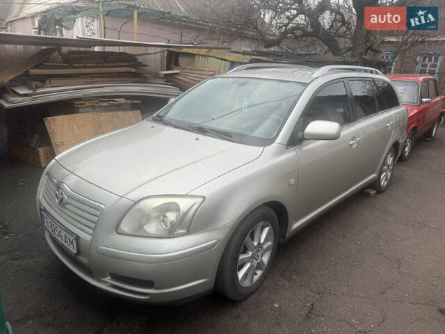 Серый Тойота Авенсис, объемом двигателя 2 л и пробегом 300 тыс. км за 6200 $, фото 1 на Automoto.ua