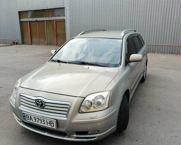 Серый Тойота Авенсис, объемом двигателя 2.2 л и пробегом 262 тыс. км за 6500 $, фото 1 на Automoto.ua