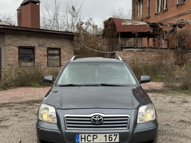 Серый Тойота Авенсис, объемом двигателя 2 л и пробегом 300 тыс. км за 3250 $, фото 1 на Automoto.ua