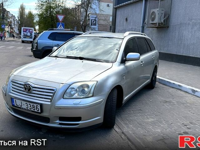 Серый Тойота Авенсис, объемом двигателя 2 л и пробегом 250 тыс. км за 2100 $, фото 1 на Automoto.ua