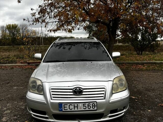 Серый Тойота Авенсис, объемом двигателя 2 л и пробегом 300 тыс. км за 2300 $, фото 1 на Automoto.ua