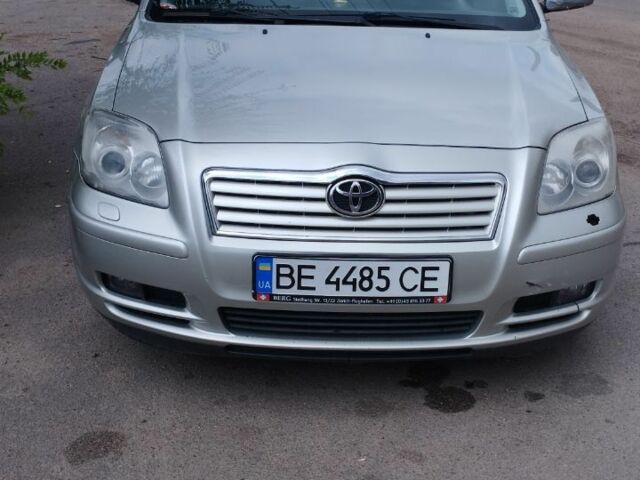 Серый Тойота Авенсис, объемом двигателя 2 л и пробегом 232 тыс. км за 5700 $, фото 1 на Automoto.ua