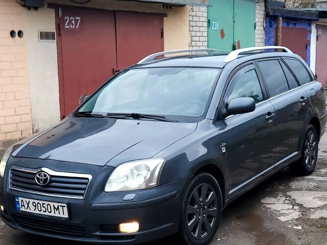 Серый Тойота Авенсис, объемом двигателя 2.2 л и пробегом 373 тыс. км за 4800 $, фото 1 на Automoto.ua