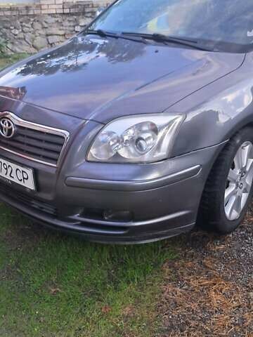 Серый Тойота Авенсис, объемом двигателя 2.2 л и пробегом 230 тыс. км за 4700 $, фото 1 на Automoto.ua