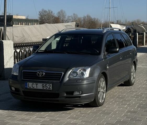 Серый Тойота Авенсис, объемом двигателя 0 л и пробегом 292 тыс. км за 3999 $, фото 1 на Automoto.ua