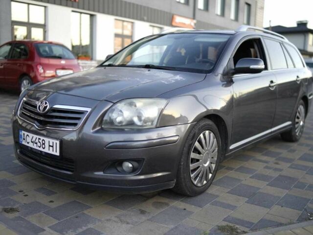 Серый Тойота Авенсис, объемом двигателя 2 л и пробегом 259 тыс. км за 4800 $, фото 1 на Automoto.ua