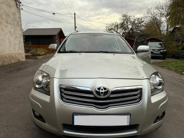 Серый Тойота Авенсис, объемом двигателя 2.2 л и пробегом 460 тыс. км за 5700 $, фото 1 на Automoto.ua