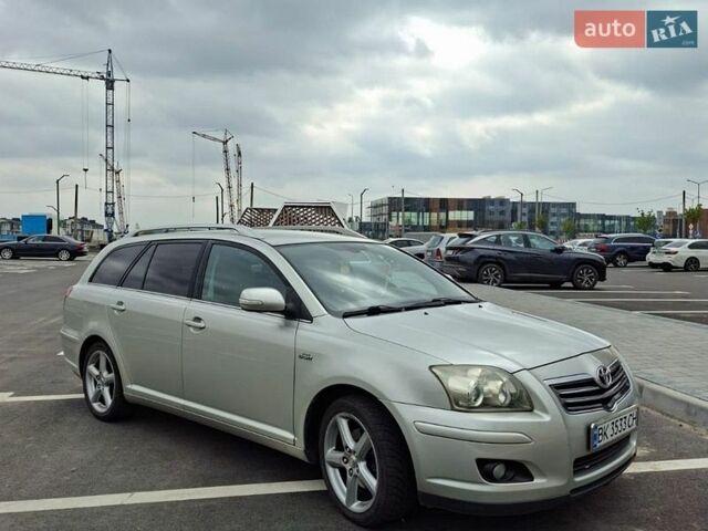 Серый Тойота Авенсис, объемом двигателя 2.2 л и пробегом 242 тыс. км за 5300 $, фото 1 на Automoto.ua