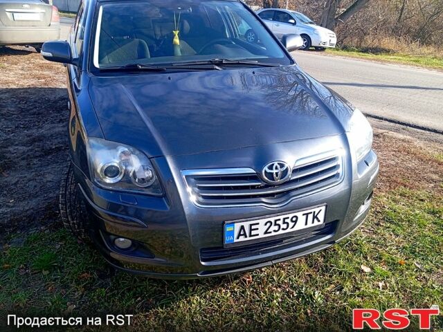 Серый Тойота Авенсис, объемом двигателя 2.2 л и пробегом 212 тыс. км за 7000 $, фото 1 на Automoto.ua