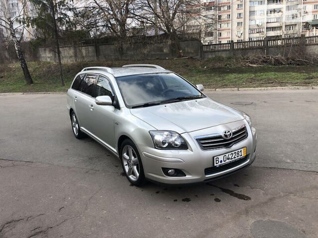 Серый Тойота Авенсис, объемом двигателя 2.2 л и пробегом 181 тыс. км за 8300 $, фото 1 на Automoto.ua