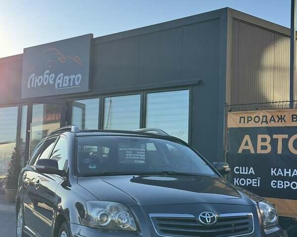 Серый Тойота Авенсис, объемом двигателя 1.8 л и пробегом 207 тыс. км за 7700 $, фото 1 на Automoto.ua