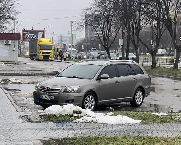 Сірий Тойота Авенсіс, об'ємом двигуна 0 л та пробігом 300 тис. км за 6500 $, фото 1 на Automoto.ua