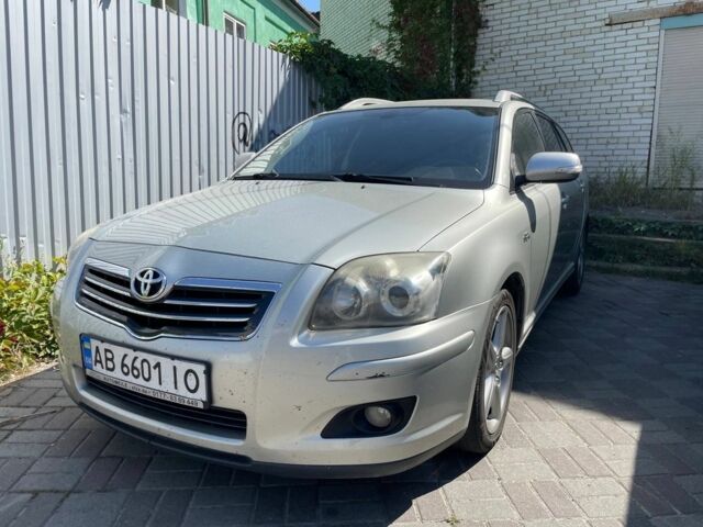 Серый Тойота Авенсис, объемом двигателя 2.2 л и пробегом 278 тыс. км за 4000 $, фото 1 на Automoto.ua