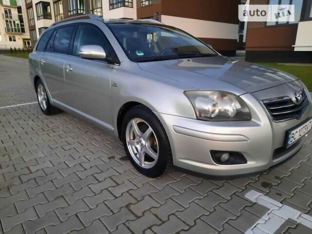 Серый Тойота Авенсис, объемом двигателя 2.2 л и пробегом 327 тыс. км за 6200 $, фото 1 на Automoto.ua