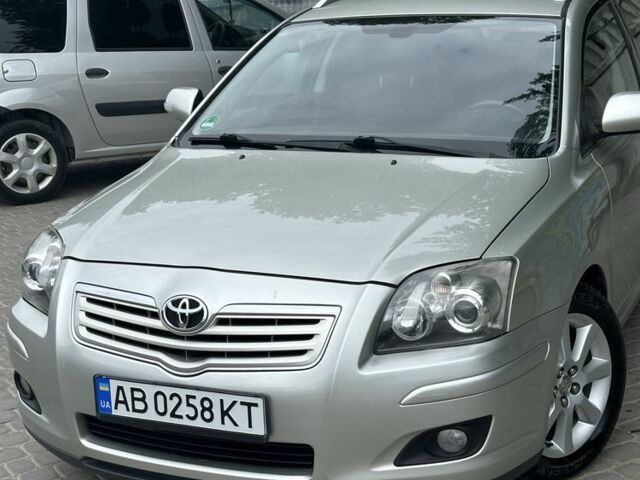 Серый Тойота Авенсис, объемом двигателя 0 л и пробегом 200 тыс. км за 7000 $, фото 1 на Automoto.ua