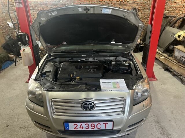 Серый Тойота Авенсис, объемом двигателя 0 л и пробегом 361 тыс. км за 1400 $, фото 1 на Automoto.ua
