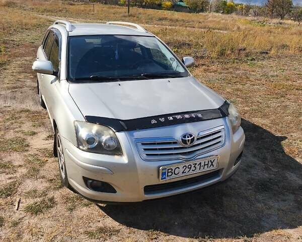 Серый Тойота Авенсис, объемом двигателя 2 л и пробегом 307 тыс. км за 7500 $, фото 1 на Automoto.ua