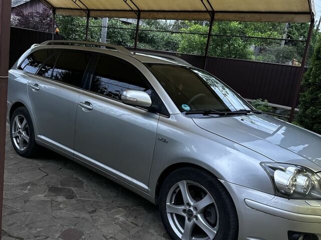 Серый Тойота Авенсис, объемом двигателя 2.2 л и пробегом 311 тыс. км за 5500 $, фото 1 на Automoto.ua