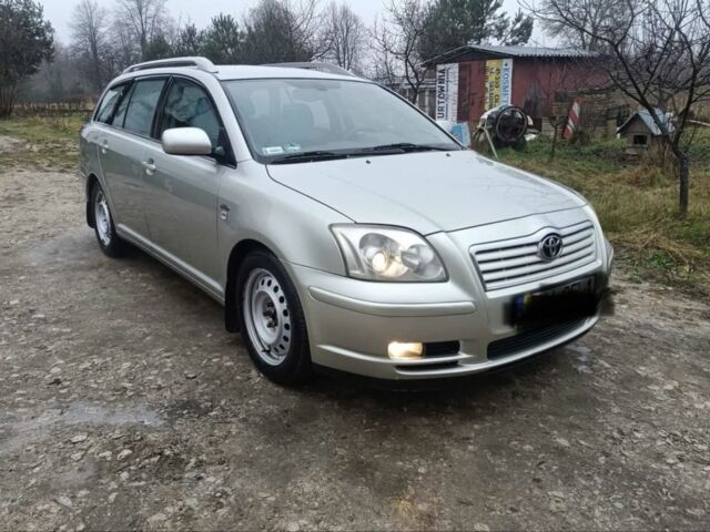 Серый Тойота Авенсис, объемом двигателя 2 л и пробегом 303 тыс. км за 2300 $, фото 1 на Automoto.ua