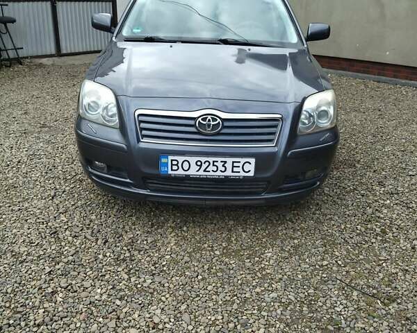 Серый Тойота Авенсис, объемом двигателя 2.2 л и пробегом 257 тыс. км за 6100 $, фото 1 на Automoto.ua