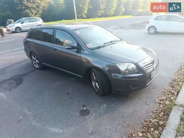 Серый Тойота Авенсис, объемом двигателя 2.2 л и пробегом 327 тыс. км за 5000 $, фото 1 на Automoto.ua