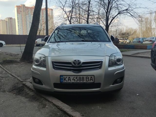 Серый Тойота Авенсис, объемом двигателя 2.2 л и пробегом 244 тыс. км за 7300 $, фото 1 на Automoto.ua