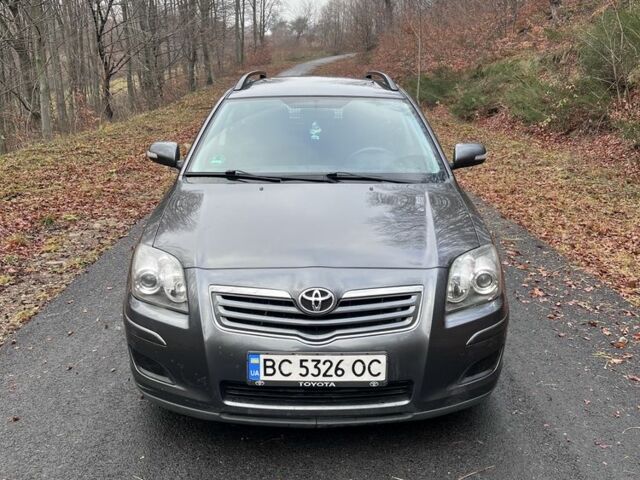 Серый Тойота Авенсис, объемом двигателя 2 л и пробегом 262 тыс. км за 5600 $, фото 1 на Automoto.ua