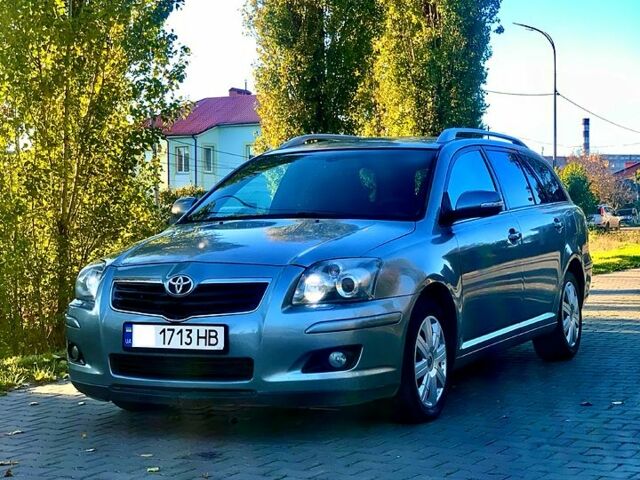 Серый Тойота Авенсис, объемом двигателя 2 л и пробегом 194 тыс. км за 5500 $, фото 1 на Automoto.ua