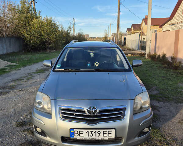 Серый Тойота Авенсис, объемом двигателя 2.23 л и пробегом 280 тыс. км за 5500 $, фото 1 на Automoto.ua